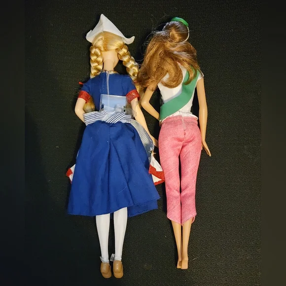 Dolls of the World Pink Label Barbie Holland 2011 and 2013 Girl account Barbie - Picture 4 of 6